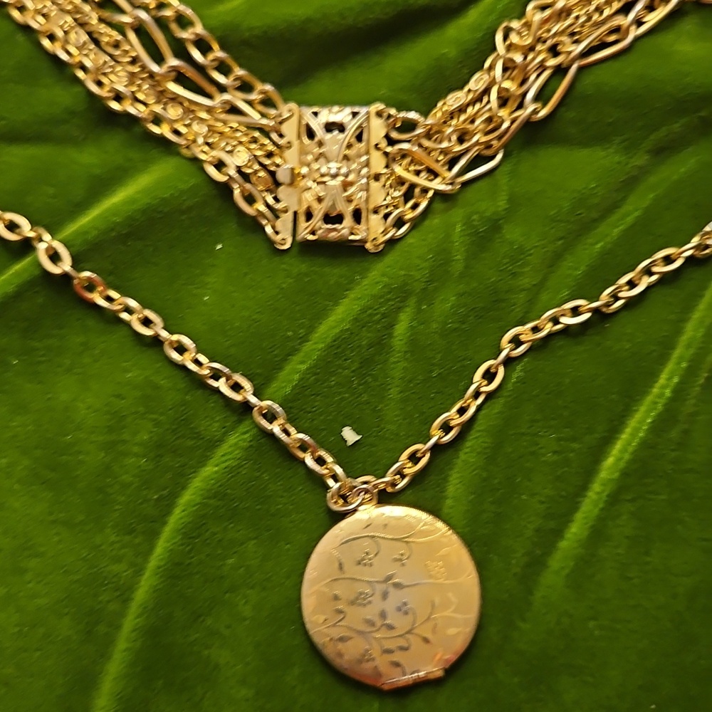 Vintage 5-layer Gold-tone Cascading Necklace with Locket - Women Jewelry - Picture 2 of 6